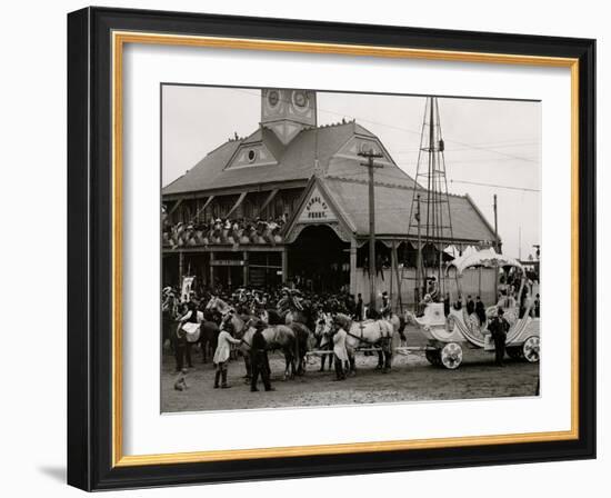 The Royal Chariot with Rex, Mardi Gras Day, New Orleans, La.-null-Framed Photo