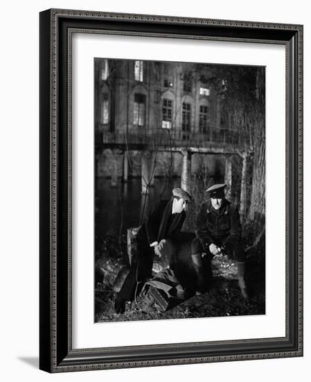 The Rules Of The Game, (aka La Regle Du Jeu), Julien Carette, Gaston Modot, 1939-null-Framed Photo