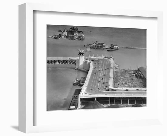 The 'S' Curve on Lake Shore Drive in Chicago, Ca. 1937-null-Framed Photographic Print