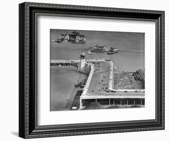 The 'S' Curve on Lake Shore Drive in Chicago, Ca. 1937-null-Framed Photographic Print