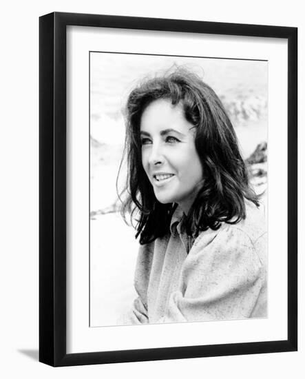 The Sandpiper, Elizabeth Taylor, 1965-null-Framed Photo