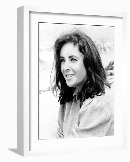 The Sandpiper, Elizabeth Taylor, 1965-null-Framed Photo