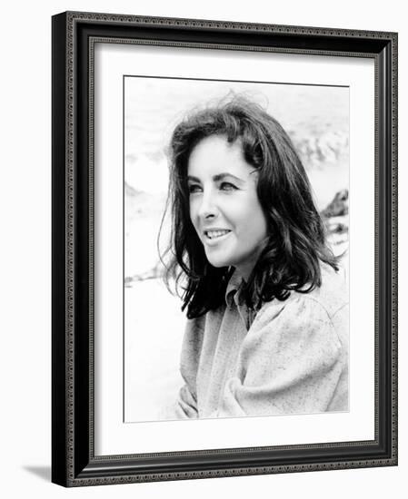 The Sandpiper, Elizabeth Taylor, 1965-null-Framed Photo