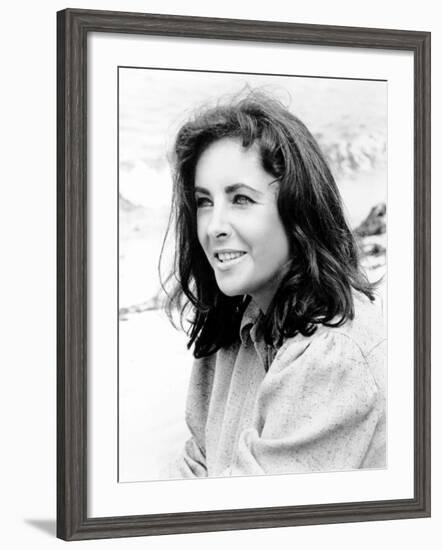 The Sandpiper, Elizabeth Taylor, 1965-null-Framed Photo