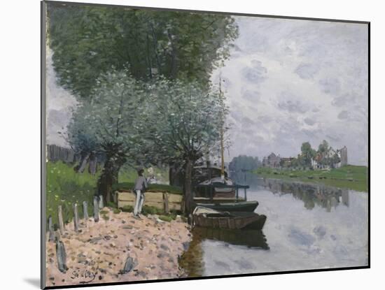 The Seine at Bougival, 1872-Alfred Sisley-Mounted Giclee Print