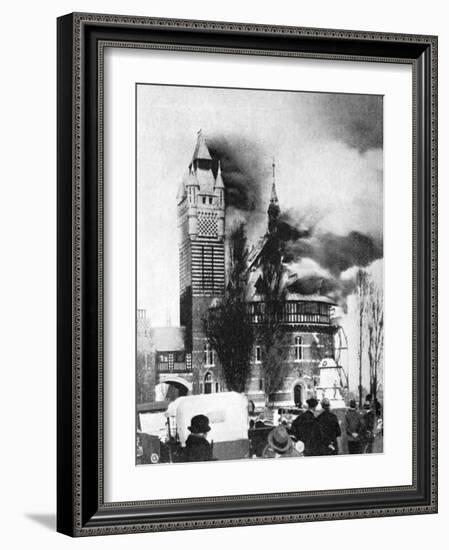 The Shakespeare Memorial Theatre Being Destroyed by Fire, March 1926-null-Framed Giclee Print