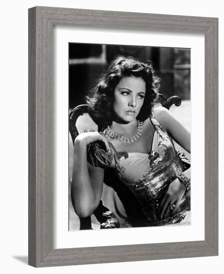 The Shanghai Gesture by Josef von Sternberg with Gene Tierney, 1941 (b/w photo)-null-Framed Photo