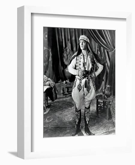 THE SHEIK, Rudolph Valentino, 1921-null-Framed Art Print