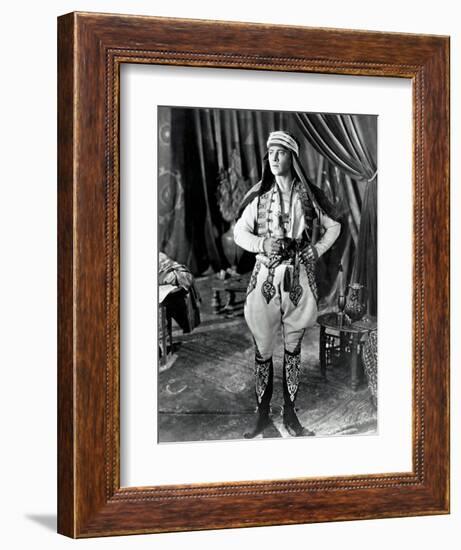 THE SHEIK, Rudolph Valentino, 1921-null-Framed Premium Giclee Print
