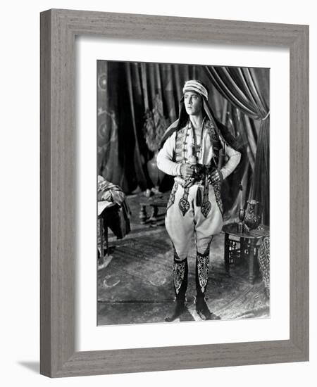THE SHEIK, Rudolph Valentino, 1921-null-Framed Art Print