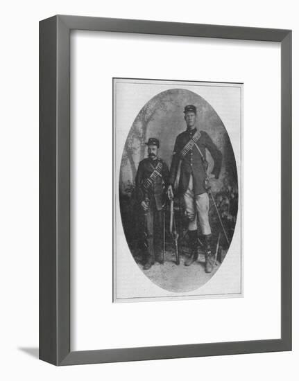 'The Smallest Man and the Biggest Man in the Boer Army', 1902-Unknown-Framed Photographic Print