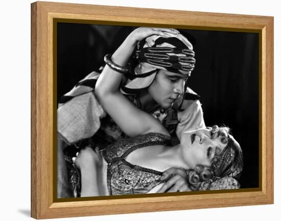 The Son of the Sheik De George Fitzmaurice Avec Vilma Banky, Rudolph Valentino, 1926-null-Framed Stretched Canvas