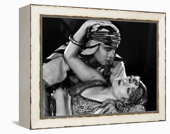 The Son of the Sheik De George Fitzmaurice Avec Vilma Banky, Rudolph Valentino, 1926-null-Framed Stretched Canvas