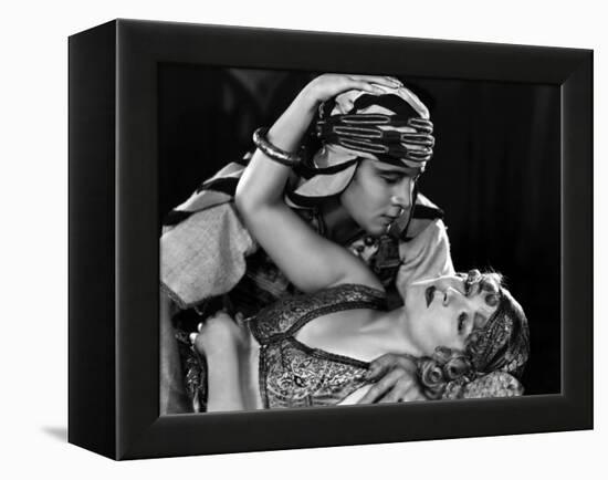 The Son of the Sheik De George Fitzmaurice Avec Vilma Banky, Rudolph Valentino, 1926-null-Framed Stretched Canvas