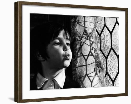 The Spirit Of The Beehive, (aka El Espiritu De La Colmena), Ana Torrent, 1973-null-Framed Photo