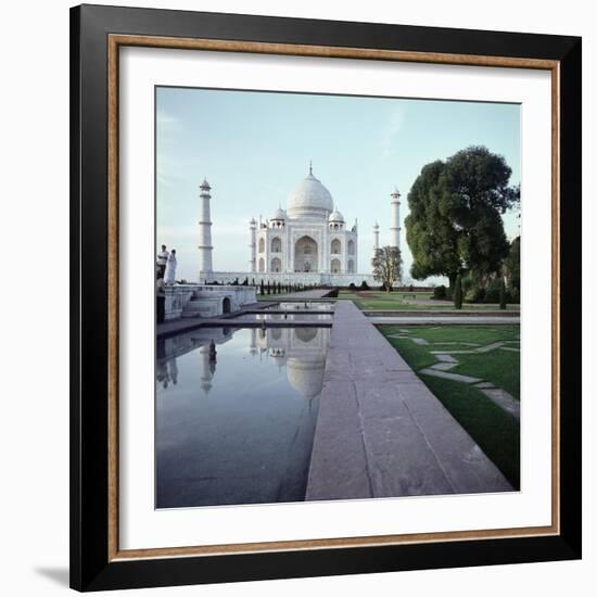 The Taj Mahal, built by Shah Jahan in memory of his wife Mumtaz Mahal-Werner Forman-Framed Giclee Print