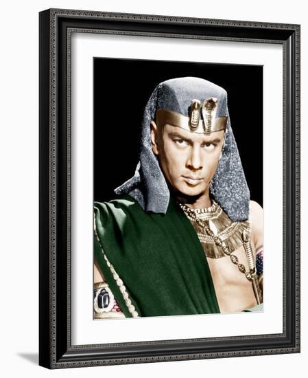 THE TEN COMMANDMENTS, Yul Brynner, 1956-null-Framed Photo