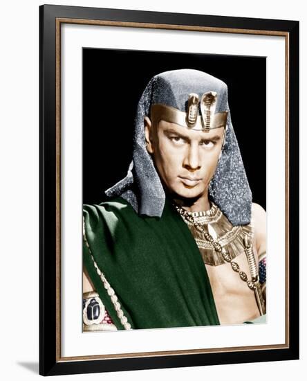 THE TEN COMMANDMENTS, Yul Brynner, 1956-null-Framed Photo