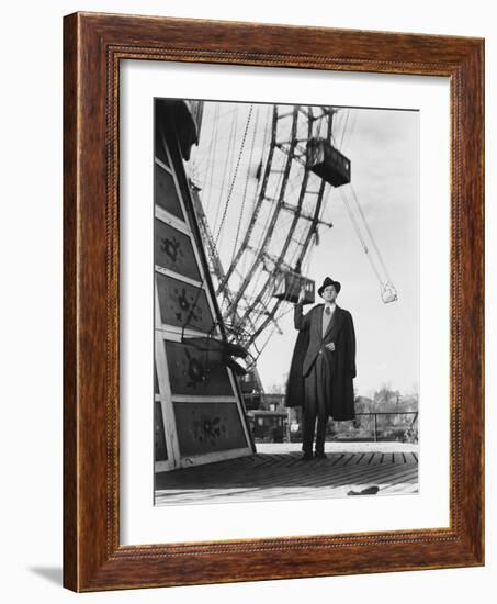 The Third Man, Joseph Cotten, 1949-null-Framed Photo