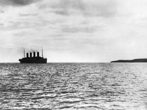 The Titanic Setting Off
