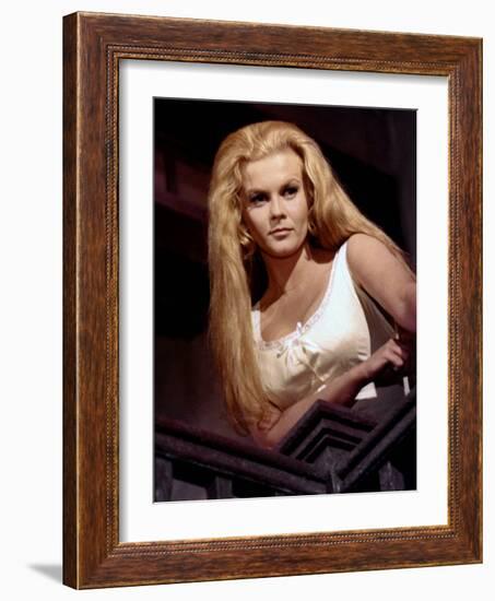 The Train Robbers 1973 Directed by Burt Kennedy Ann-Margret-null-Framed Photo