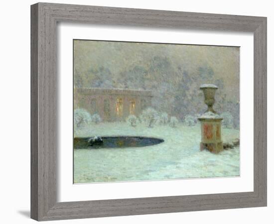 The Trianon Under Snow, c.1905-Henri Eugene Augustin Le Sidaner-Framed Giclee Print