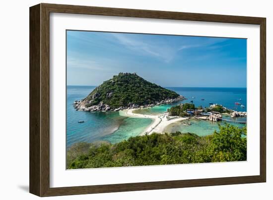 The triple islands of Koh Nang Yuan are connected by shared sandbar, Koh Tao, Thailand-Logan Brown-Framed Photographic Print