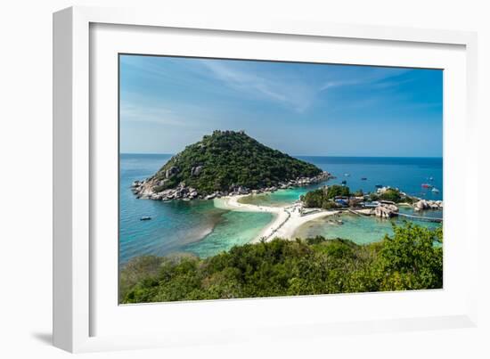 The triple islands of Koh Nang Yuan are connected by shared sandbar, Koh Tao, Thailand-Logan Brown-Framed Photographic Print