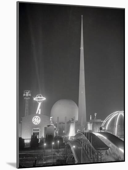 The Trylon and Perisphere-null-Mounted Photographic Print