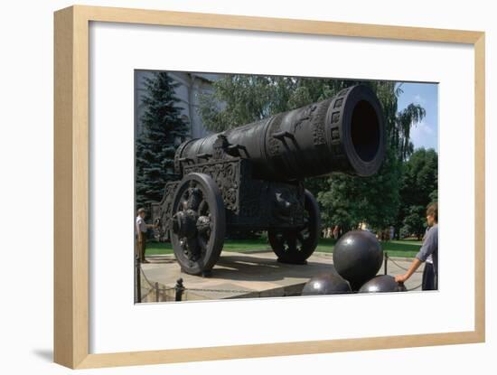 The Tsar's Cannon, the largest cannon in the world. Artist: Unknown-Unknown-Framed Giclee Print