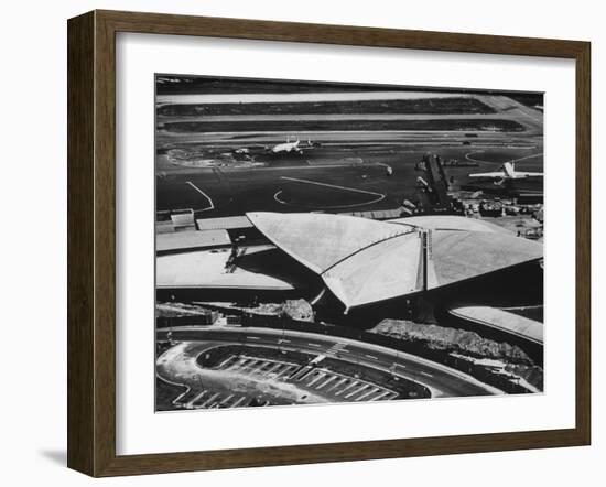 The Twa Terminal, Designed by Eero Saarinen-Dmitri Kessel-Framed Photographic Print