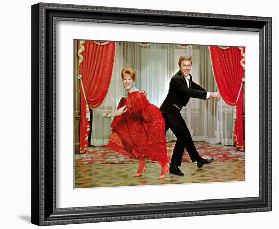 The Unsinkable Molly Brown, Debbie Reynolds, Harve Presnell, 1964-null-Framed Photo