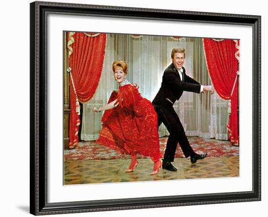 The Unsinkable Molly Brown, Debbie Reynolds, Harve Presnell, 1964-null-Framed Photo