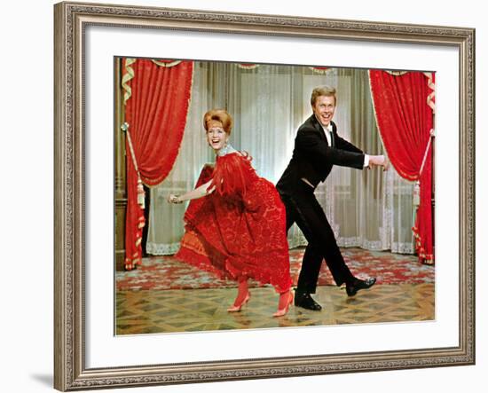 The Unsinkable Molly Brown, Debbie Reynolds, Harve Presnell, 1964-null-Framed Photo