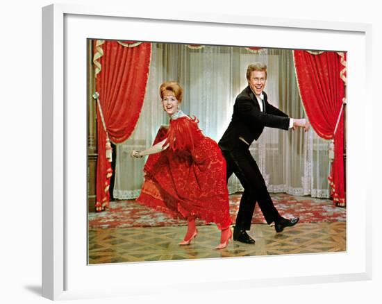 The Unsinkable Molly Brown, Debbie Reynolds, Harve Presnell, 1964-null-Framed Photo