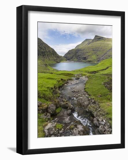 The valley of Saksun. Denmark, Faroe Islands-Martin Zwick-Framed Photographic Print