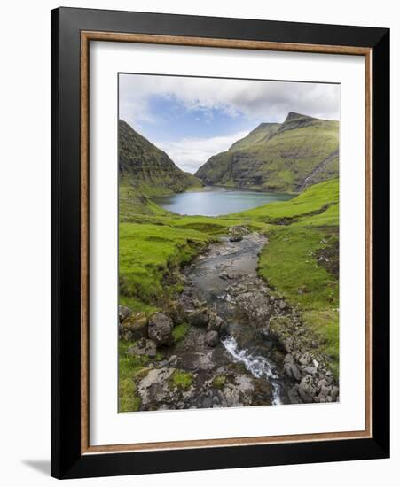 The valley of Saksun. Denmark, Faroe Islands-Martin Zwick-Framed Photographic Print