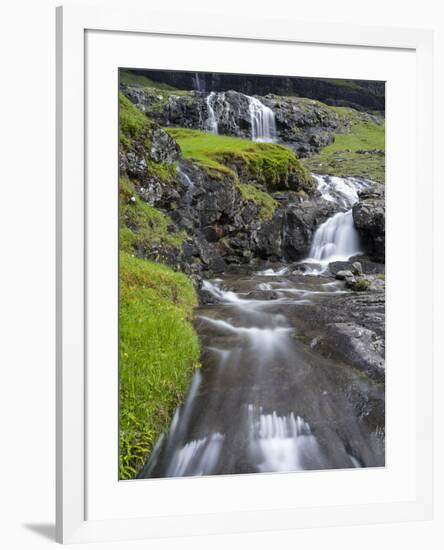 The valley of Saksun. Denmark, Faroe Islands-Martin Zwick-Framed Photographic Print