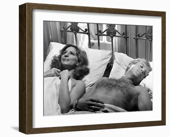 The Way We Were, Barbra Streisand, Robert Redford, 1973-null-Framed Premium Photographic Print