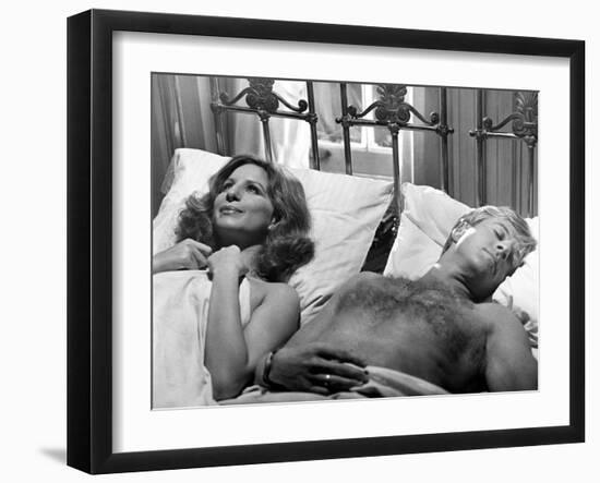 The Way We Were, Barbra Streisand, Robert Redford, 1973-null-Framed Premium Photographic Print