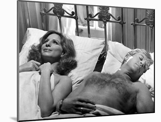 The Way We Were, Barbra Streisand, Robert Redford, 1973-null-Mounted Photo