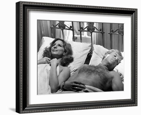 The Way We Were, Barbra Streisand, Robert Redford, 1973-null-Framed Photo