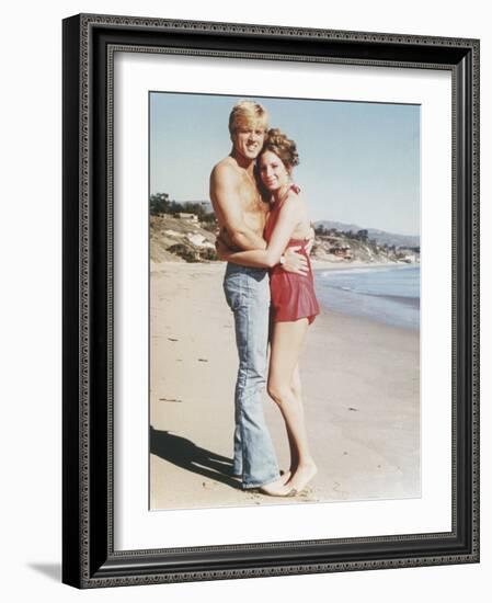 The Way We Were, Robert Redford, Barbra Streisand, 1973-null-Framed Photo