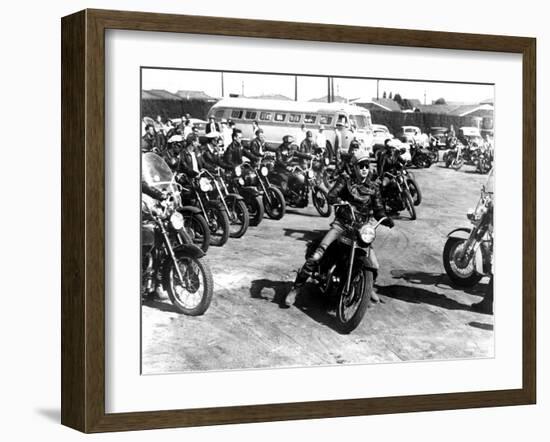 The Wild One, Marlon Brando, 1954-null-Framed Photo