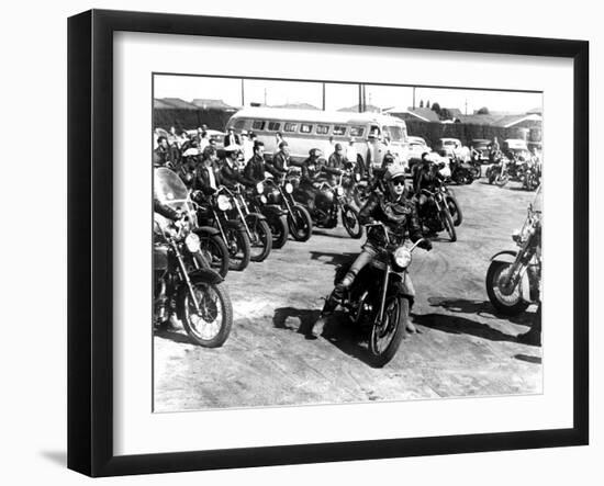 The Wild One, Marlon Brando, 1954-null-Framed Photo