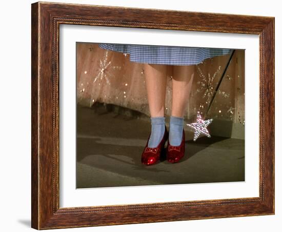 The Wizard of Oz, Judy Garland, 1939-null-Framed Premium Photographic Print