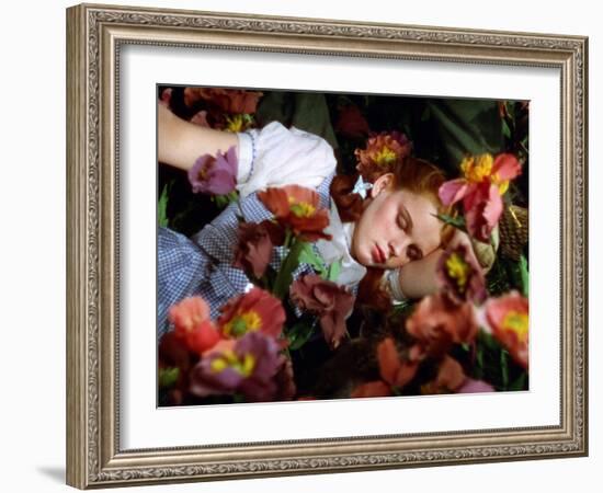 The Wizard of Oz, Judy Garland, 1939-null-Framed Premium Photographic Print