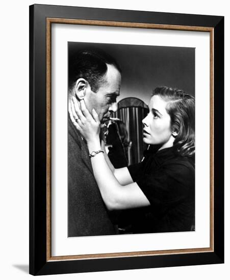 The Wrong Man, Henry Fonda, Vera Miles, 1956-null-Framed Photo