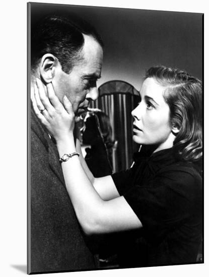 The Wrong Man, Henry Fonda, Vera Miles, 1956-null-Mounted Photo