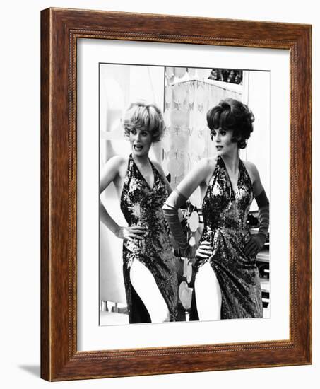 The Young Girls of Rochefort, 1967-null-Framed Photo